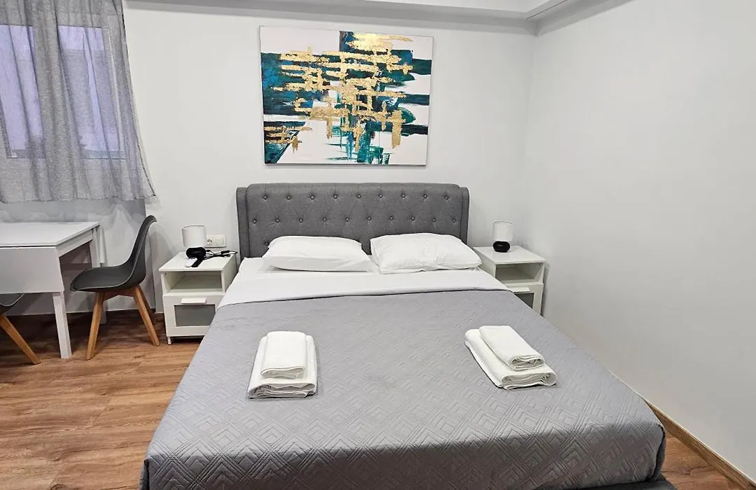 Warm And Cozy Apartment In Nice Location!-1